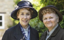 Hughes et Mme Patmore