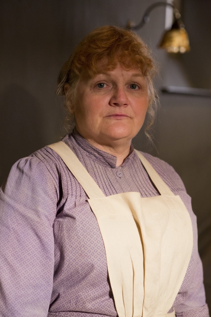 Mme Patmore (Lesley Nicol)